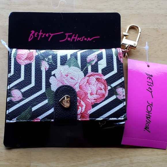 Betsey Johnson Handbags - 🌹Betsey Johnson Peggable Card Case